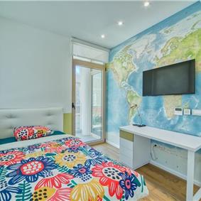 6 bedroom villa with pool and roof terrace, Sveti Stefan, sleeps 12